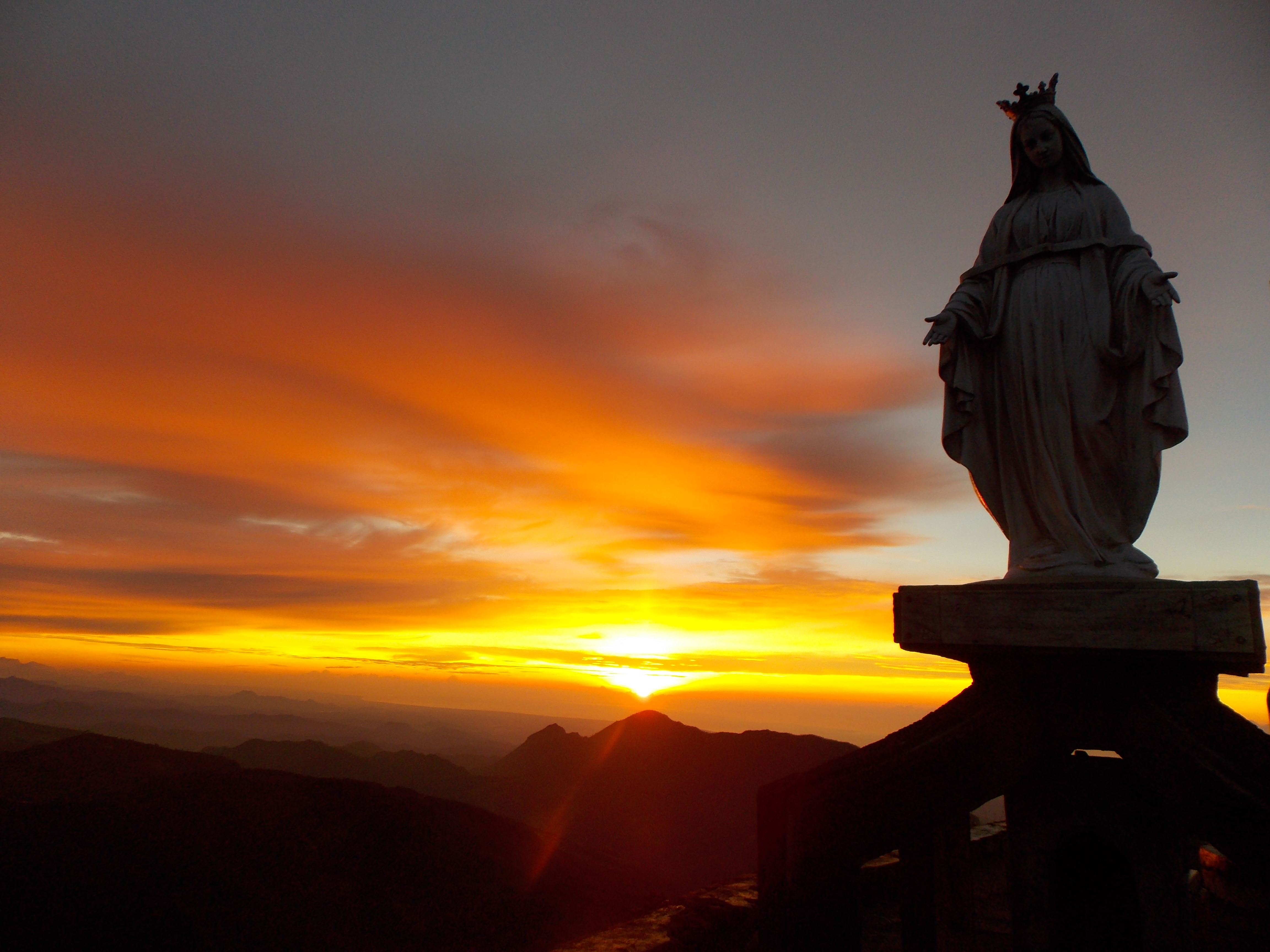 Mount Ramelau (Tatamailau) Gunung Bagging